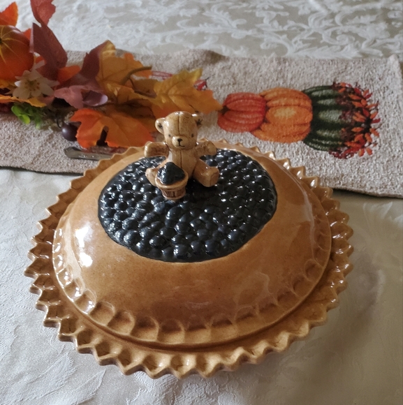 Green Hills Pottery pie plate - Picture 2 of 8